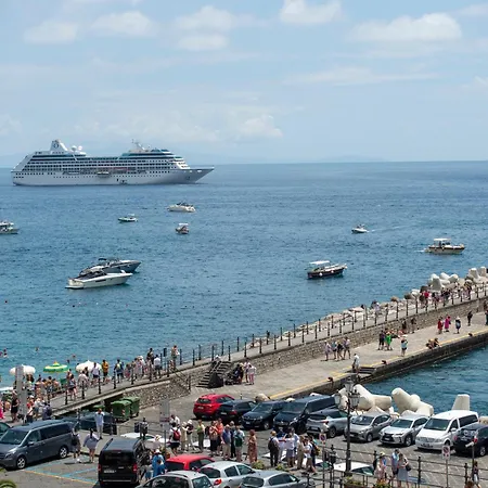 Apartman And Passion *